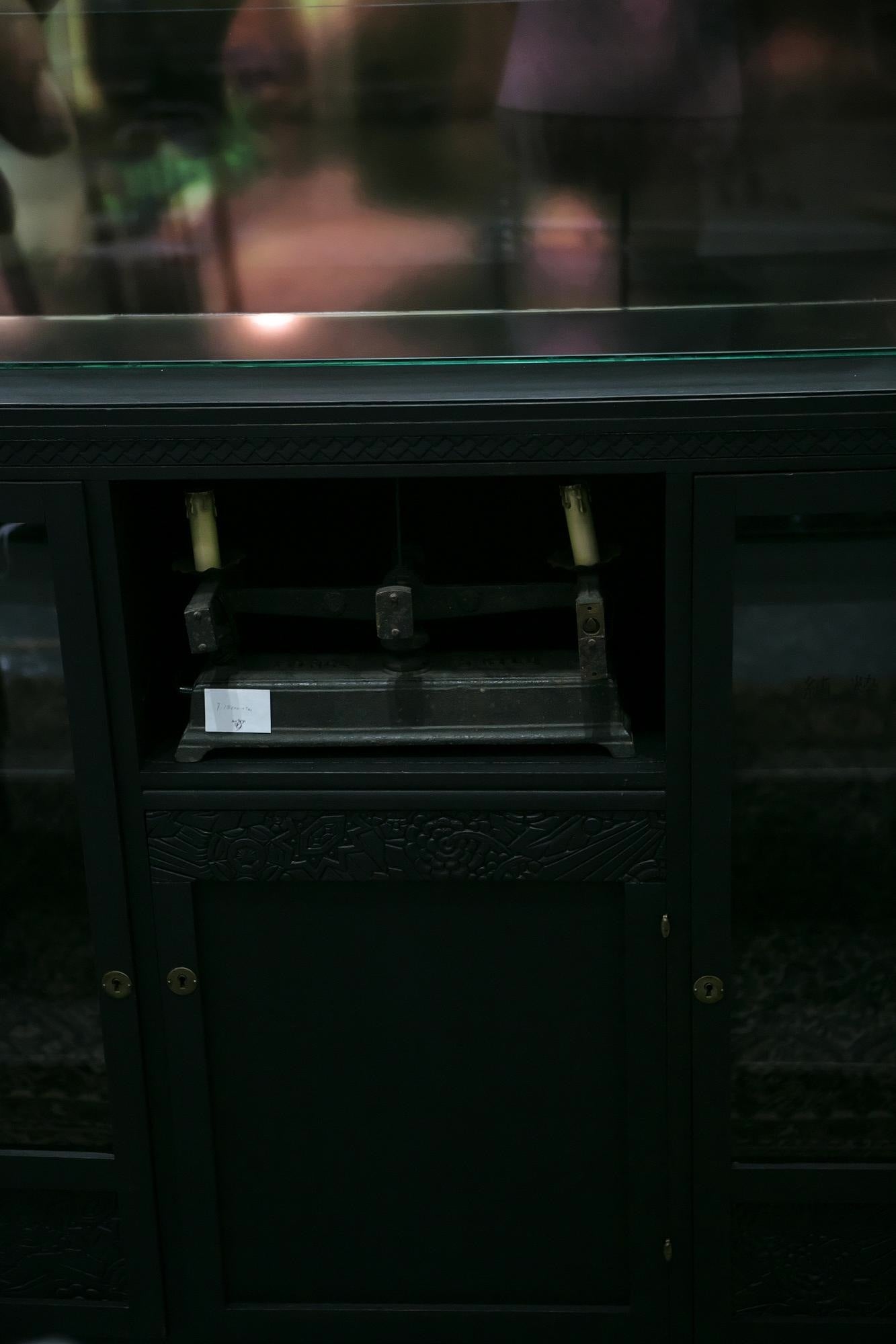 ANTIQUE CLOSET-箪笥